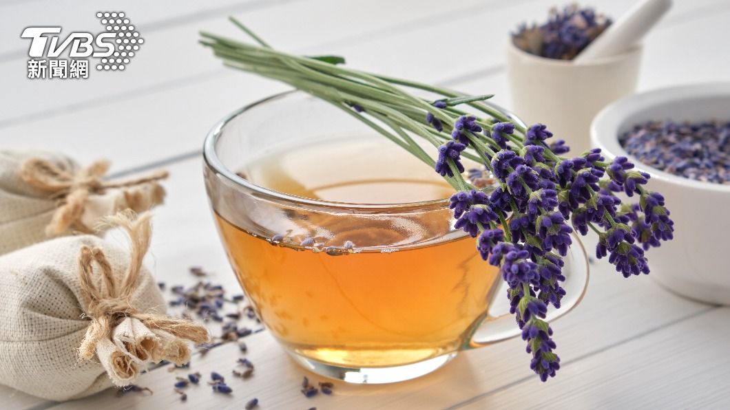 薰衣草茶能幫助入睡。(示意圖/shutterstock達志影像)