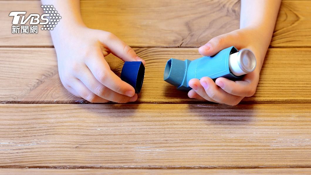 小兒氣喘除外在環境、飲食、運動與藥物服用外，配合按摩推拿效果會更佳。（示意圖，非當事人／shutterstock達志影像）