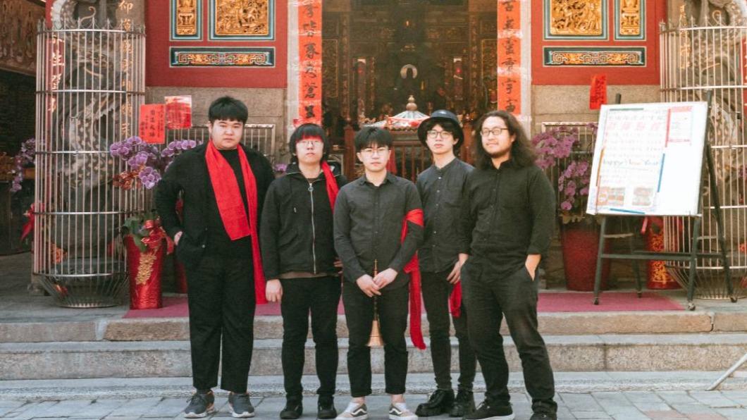 裝咖人將民謠搖滾結合傳統北管，為該團的一大特色。（圖／裝咖人提供）