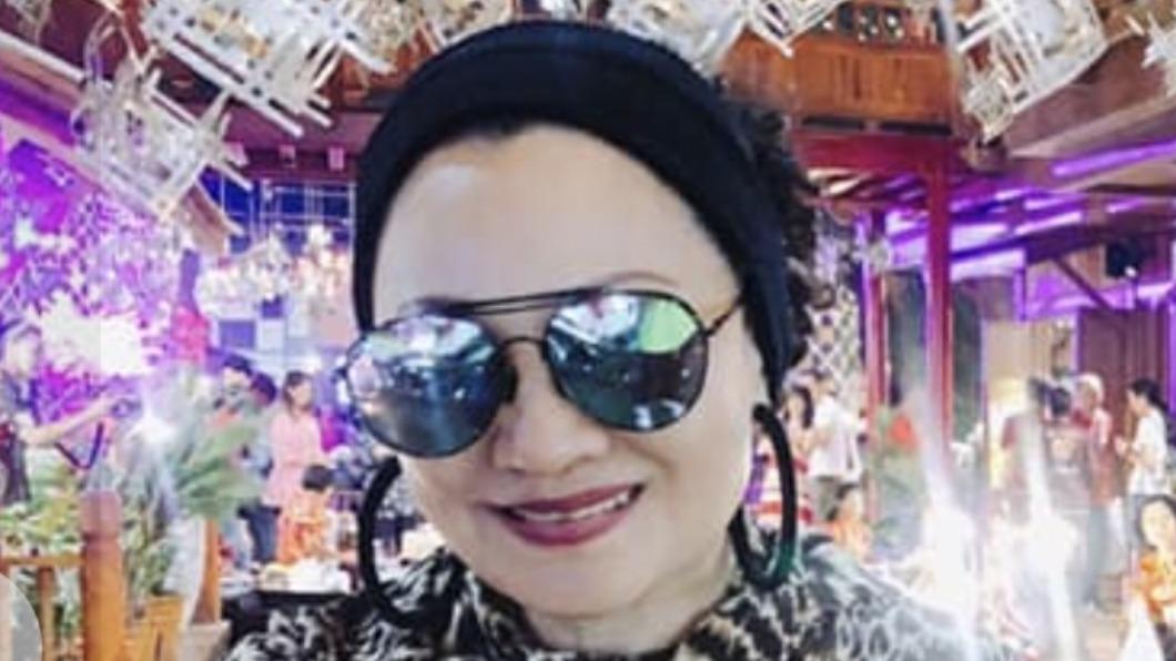 比莉姐走路有風的造型眾人皆知。（圖／翻攝自比莉姐臉書）