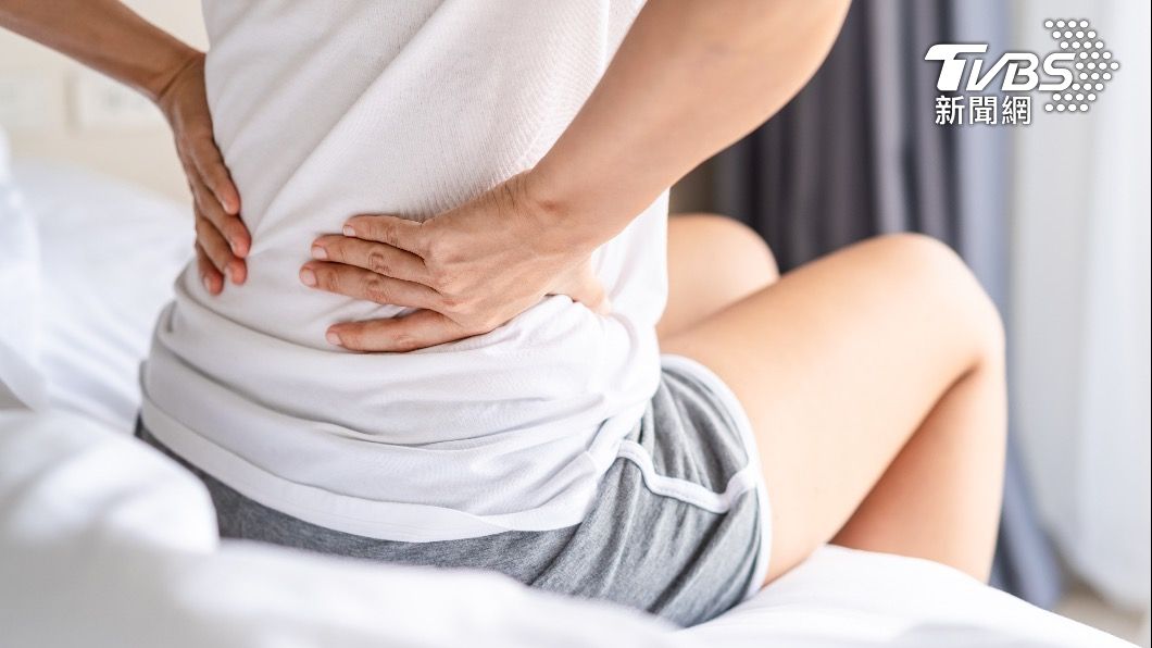 蛙式上抬非常適合久坐族的運動。（示意圖／shutterstock達志影像）