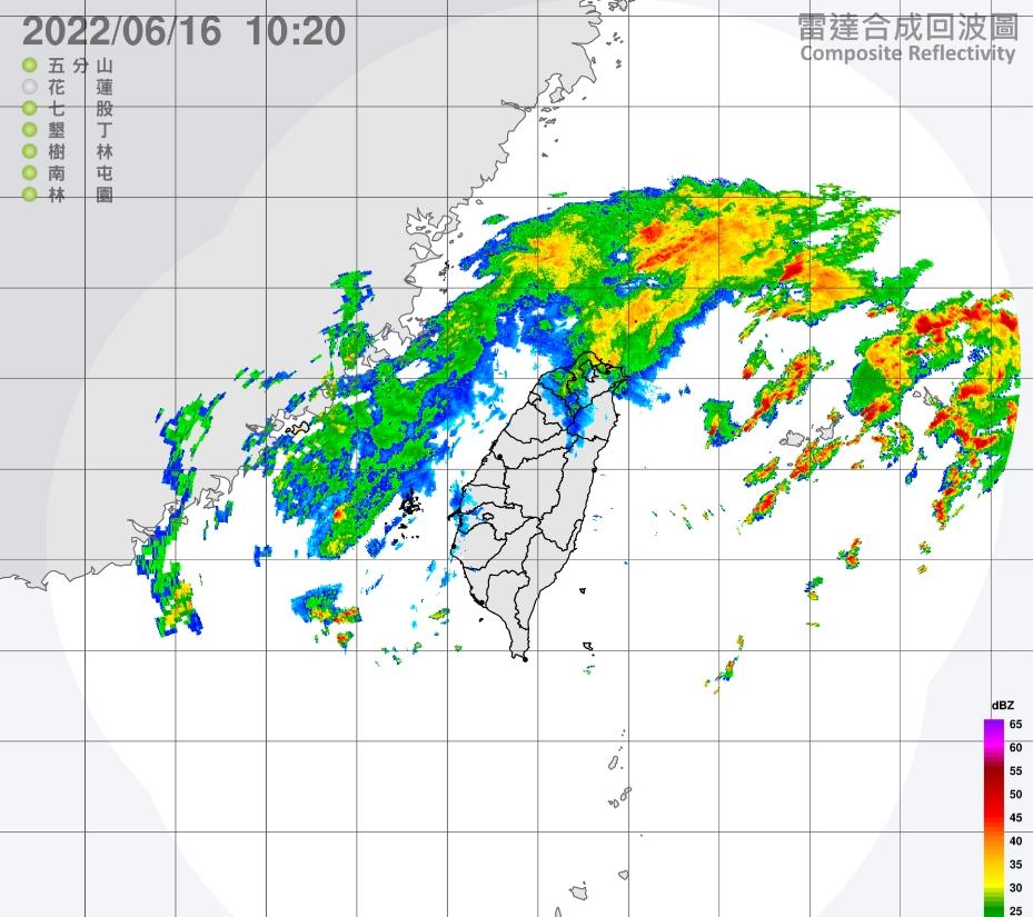西半部地區及澎湖有局部短暫陣雨或雷雨。（圖／中央氣象局）
