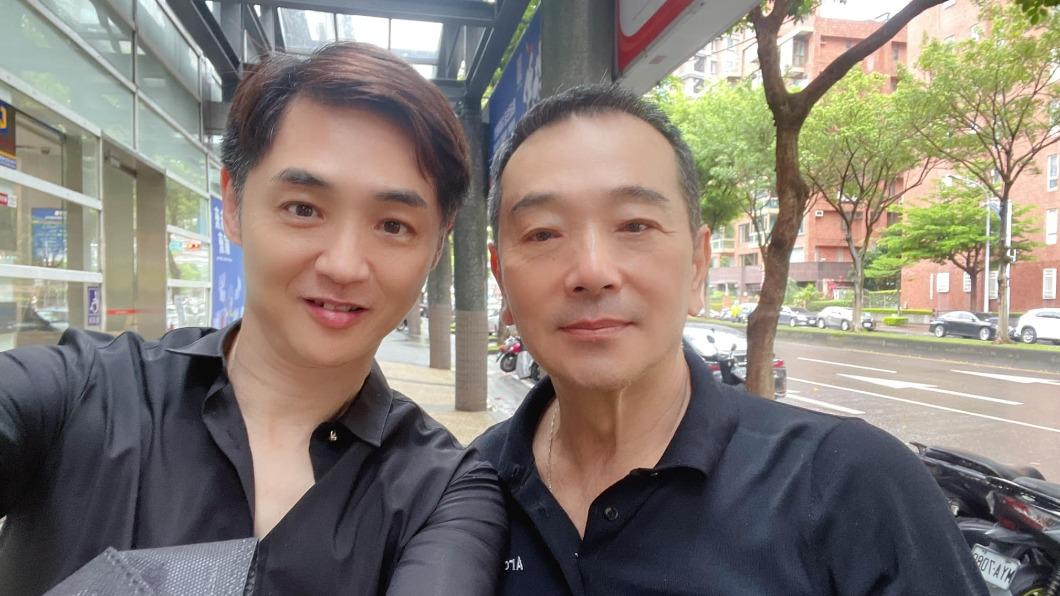 宋逸民昨(15)日曬出和張晨光的合照。(圖/翻攝自宋逸民臉書)