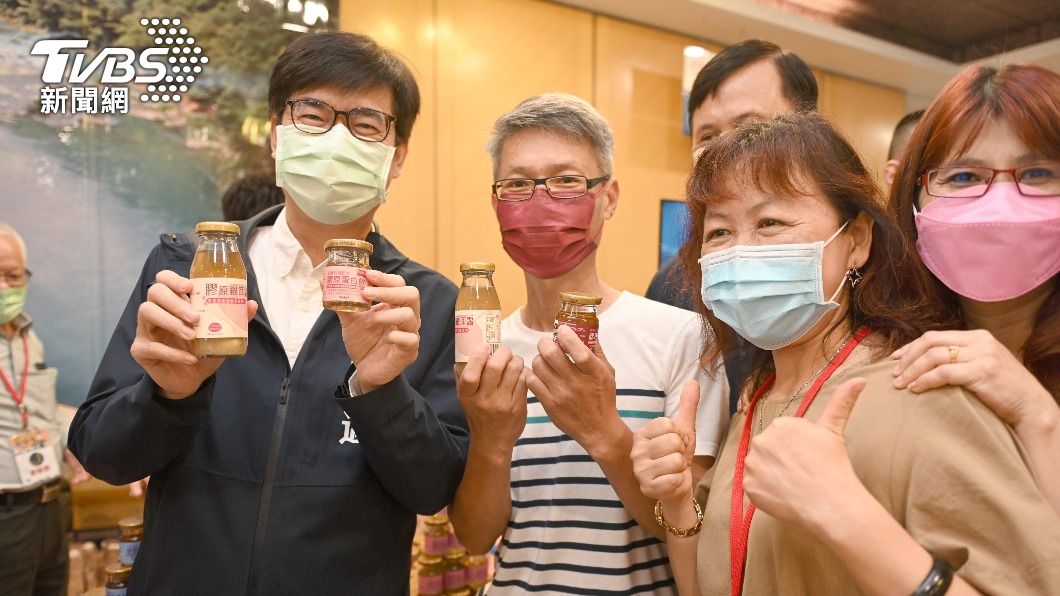 陳其邁強調，會幫養殖戶增加銷售通路。（圖／高雄市政府提供）