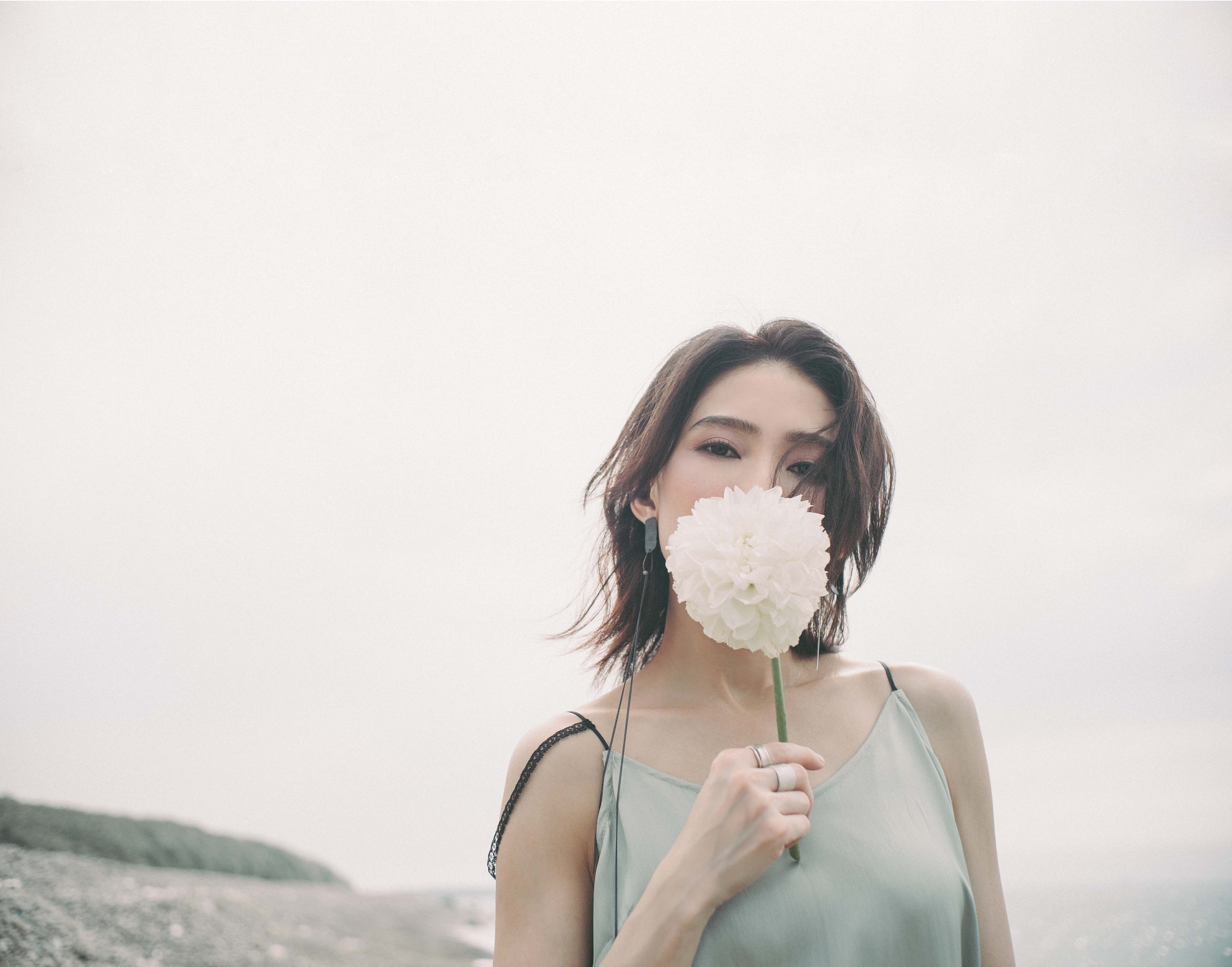 戴佩妮找回出道22年合作無間的編曲老師一起玩音樂。（圖／妮樂佛x仁仁娛樂提供）