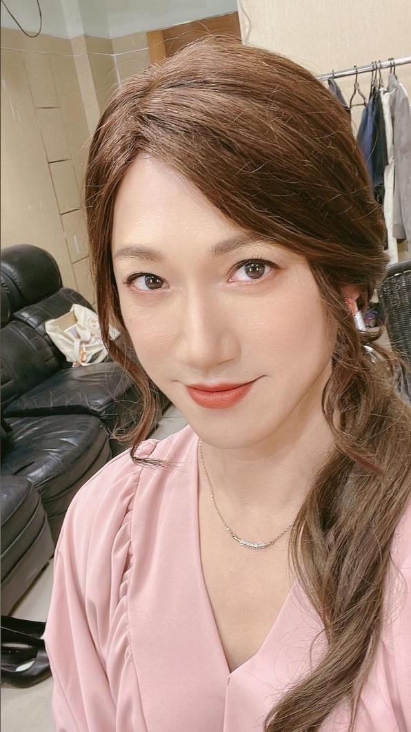吳慷仁扮女裝獲網友大讚。(圖/翻攝自吳慷仁臉書)