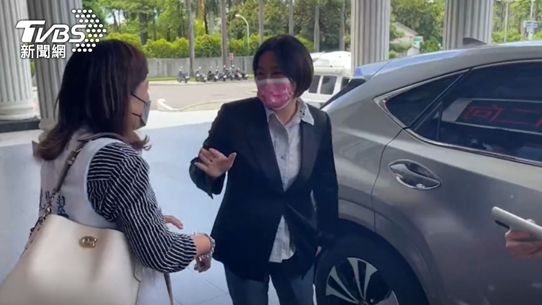 陳玉珍上午拜訪高雄市議會。（圖／TVBS）