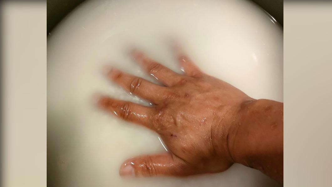 煮飯加水不用量杯！他曝「祖傳1招」秒搞定　網讚：想阿嬤
