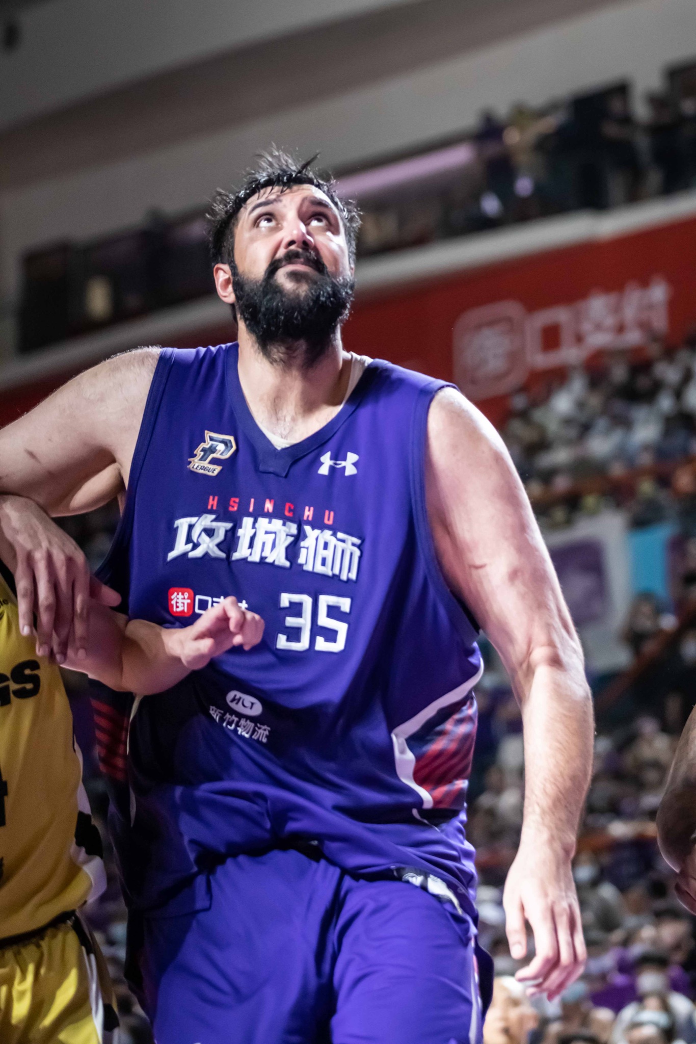 辛巴度過國王三洋將內線關卡，將肆虐富邦禁區。（圖／翻攝自新竹街口攻城獅臉書）