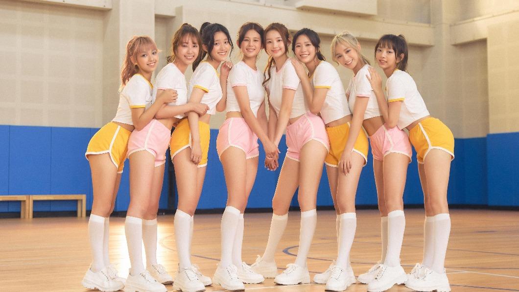 PINK FUN女團「真理褲太短」 打排球美腿露太長