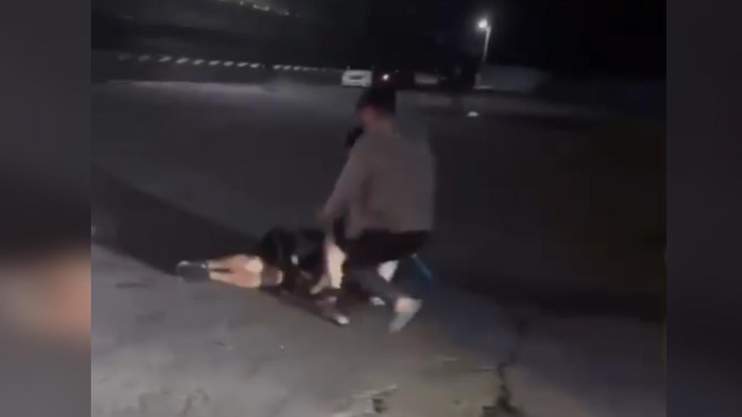現場多人遭撞倒在地。(圖/翻攝自朱九臉書)
