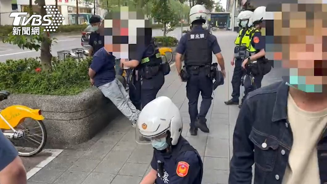 台北市東區酒客聊天太大聲爆糾紛 警噴辣椒水壓制逮4人