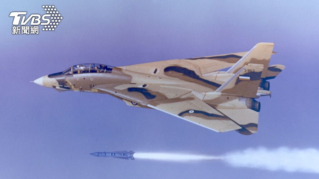 伊朗驚傳F-14戰機墜毀 兩名飛行員彈射逃生