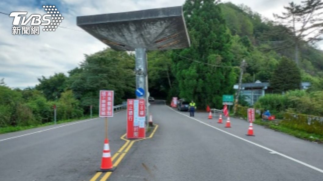 合歡山花季高乘載管制結束!終結假日「大型停車場」慘況