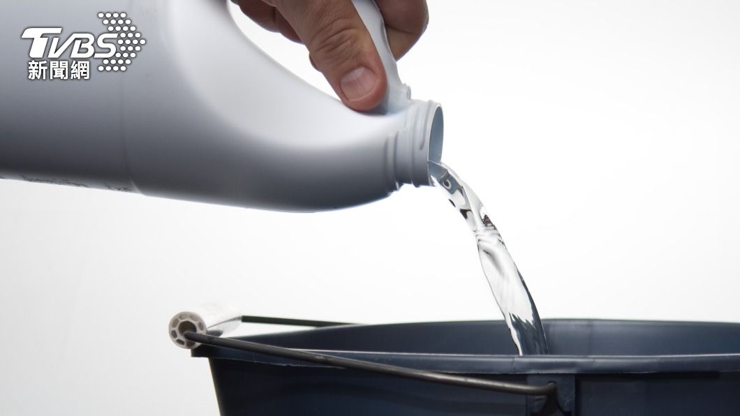使用漂白水消毒前,應先停滯幾分鐘再使用。(示意圖/shutterstock達志影像)