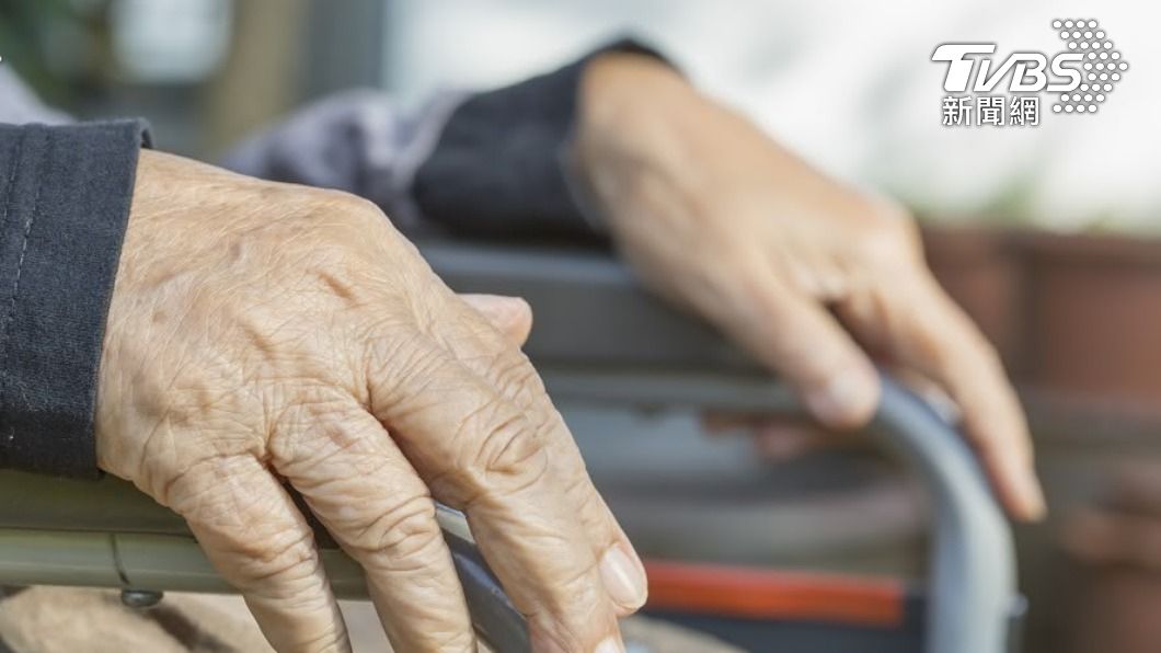 去年癌症死亡有8成6集中於55歲以上族群。(示意圖/shutterstock達志影像)