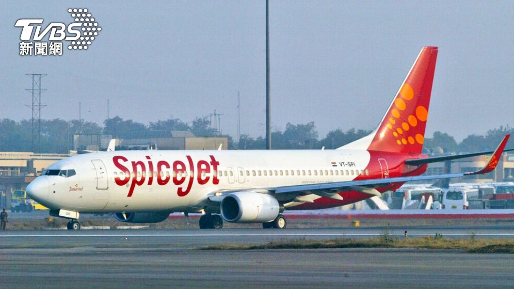 印度客機發動機起火折返迫降 185乘客安全疏散