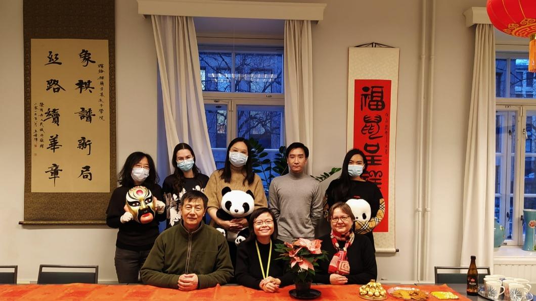 芬蘭赫爾辛基大學孔子學院成員。(圖/翻攝自學院臉書)