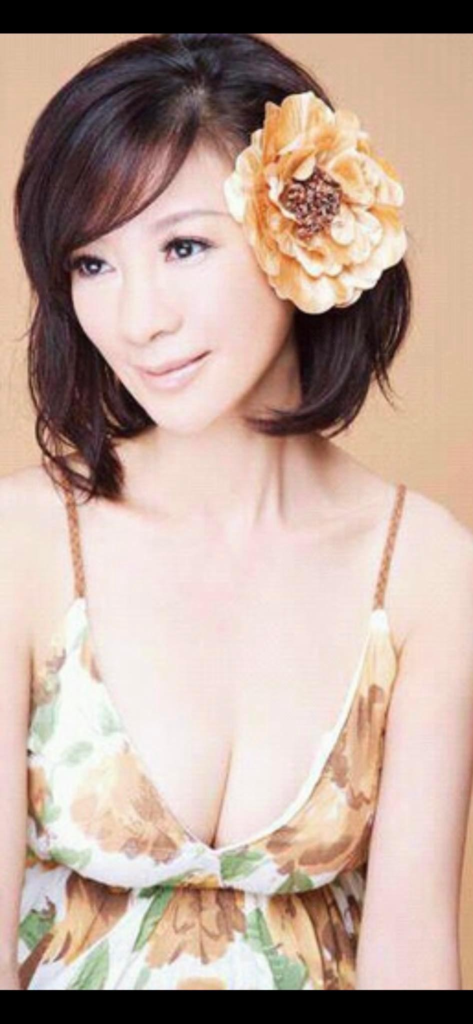 楊繡惠分享自己33歲的照片。(圖/翻攝自楊繡惠臉書)