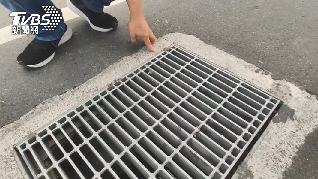 機車立中柱卡水溝蓋拉不出來 內行人傳授解決之道