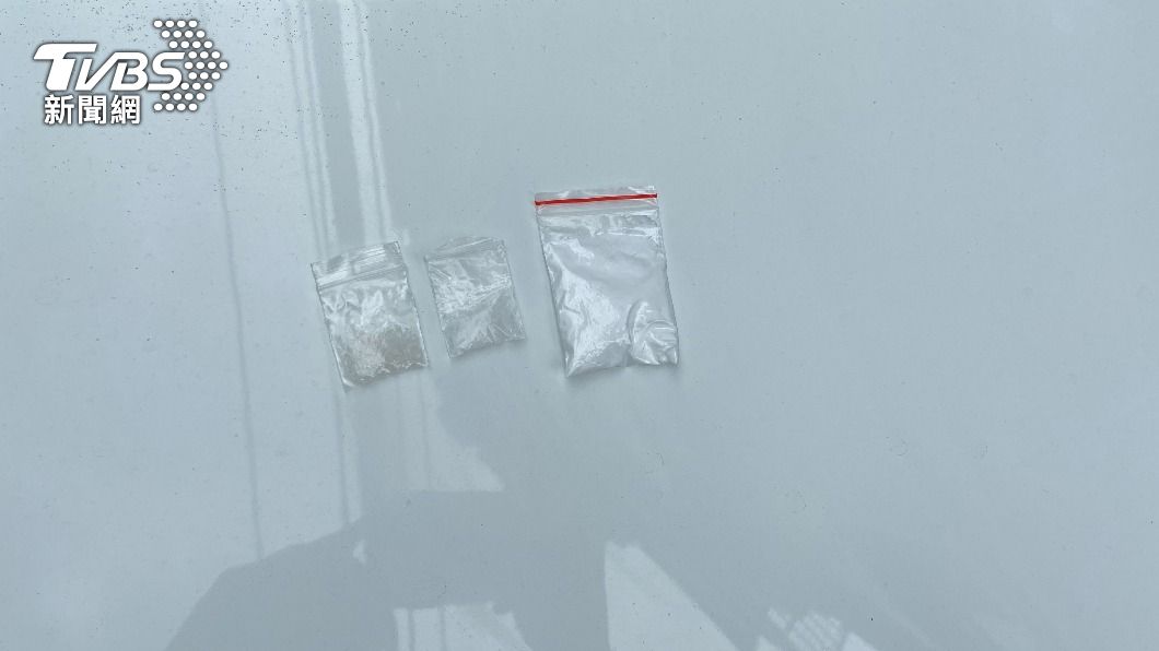 警方總共在許男身上搜出3包毒品。(圖/TVBS)