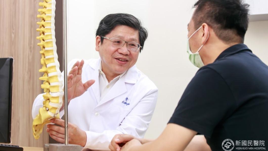 台北醫學大學新國民醫院副院長曾永輝提醒,骨質疏鬆不能忽略。(圖/新國民醫院提供)