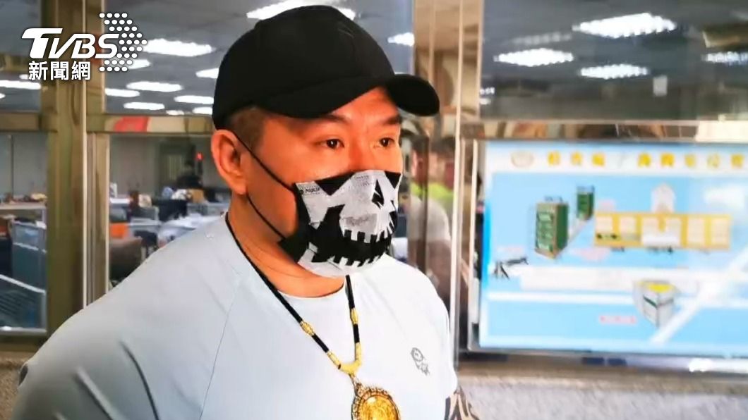 「嘴賤就要負責!」館長開嗆這3人判刑 親赴地檢繳罰金