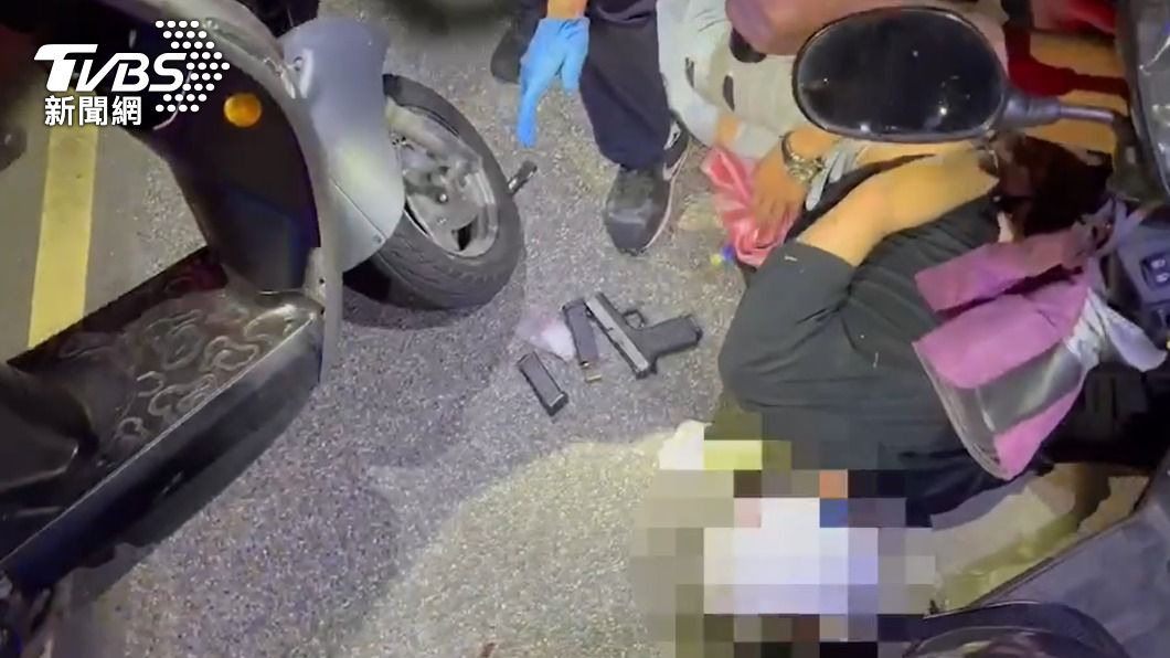 錯的不只是沒戴安全帽!警攔查機車 意外搜出手槍、K毒