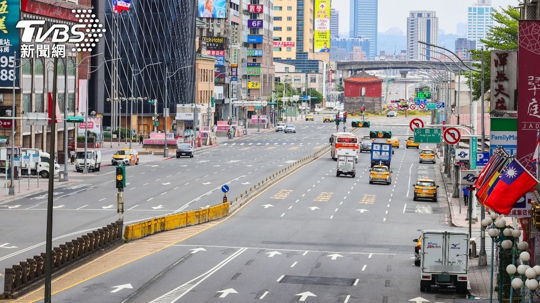 忠孝西路解禁機車!北市:年底前試辦「開放機車通行」