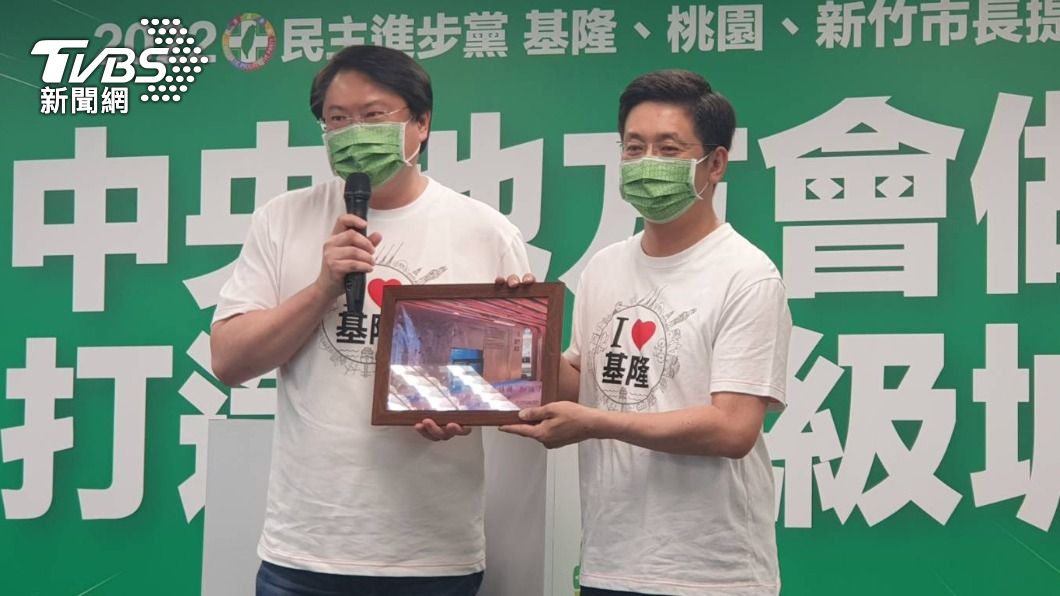 林右昌傳承給蔡適應。(圖/TVBS)