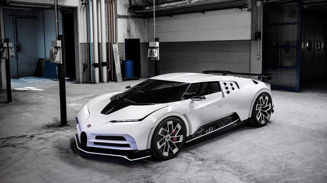 C羅還有全球限定10台的布加提Centodieci。(圖/翻攝自Bugatti)