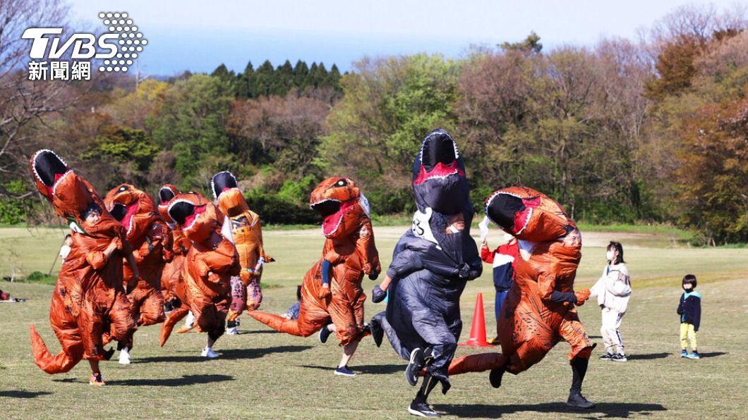 4月舉辦的暴龍賽跑。（圖／達志影像美聯社）