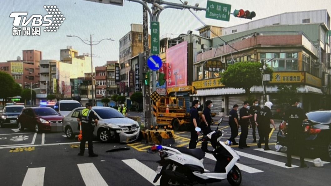 不只酒駕還吸毒!男逆向撞警用機車 毀3車遭全面圍捕