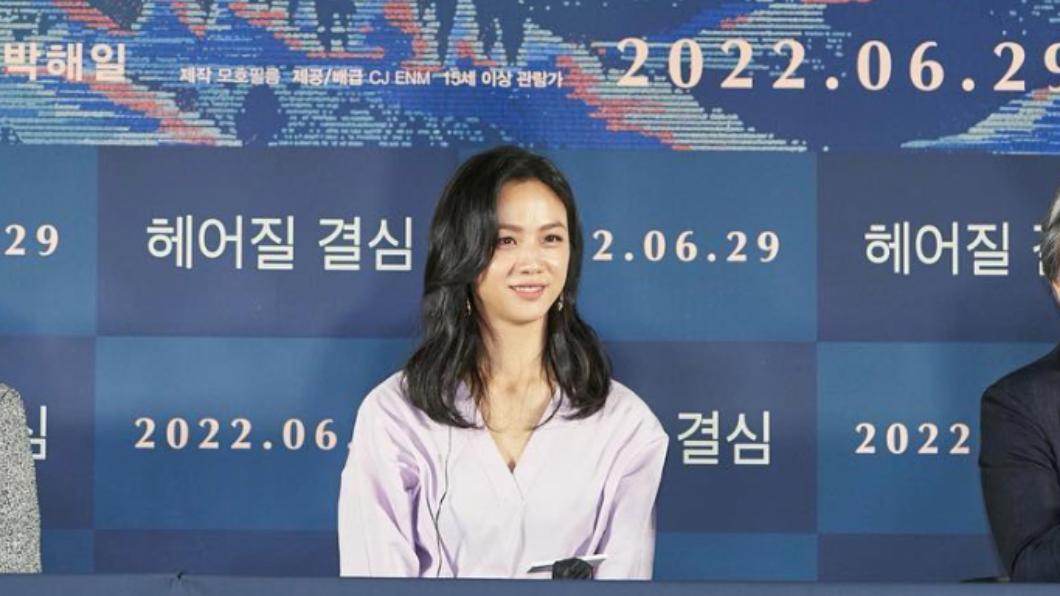 湯唯現身韓國電影節首映會 「天使美貌」輾壓同場女星