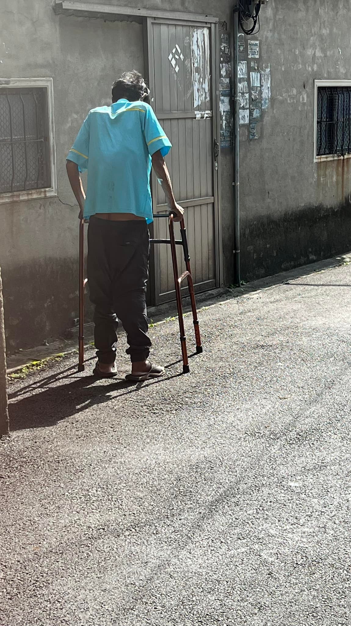 彰化姚姓街友只有40公斤。(圖/翻攝賴清美臉書)