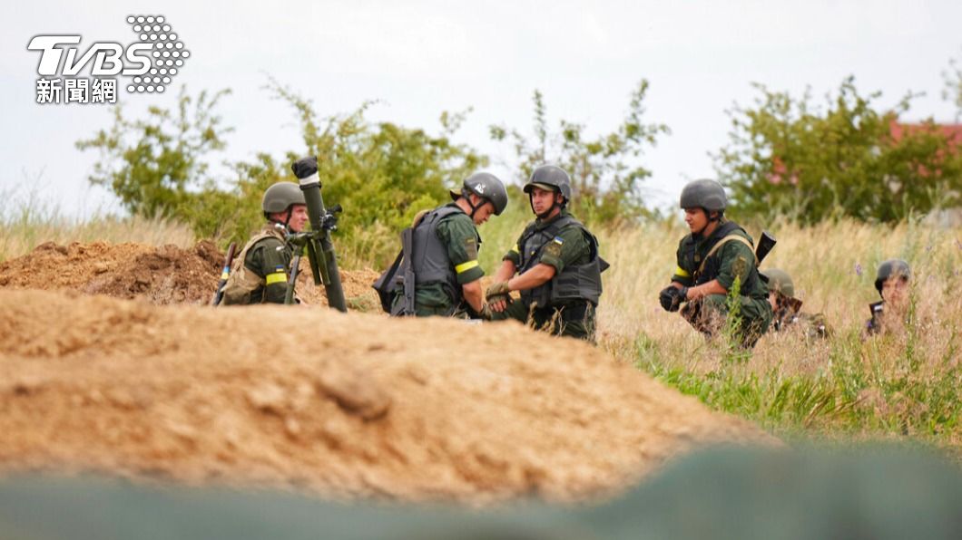 軍事專家提醒烏克蘭部隊，要留意俄軍使用「彈性防禦戰術」暫時讓出陣地，引誘部隊上當。
