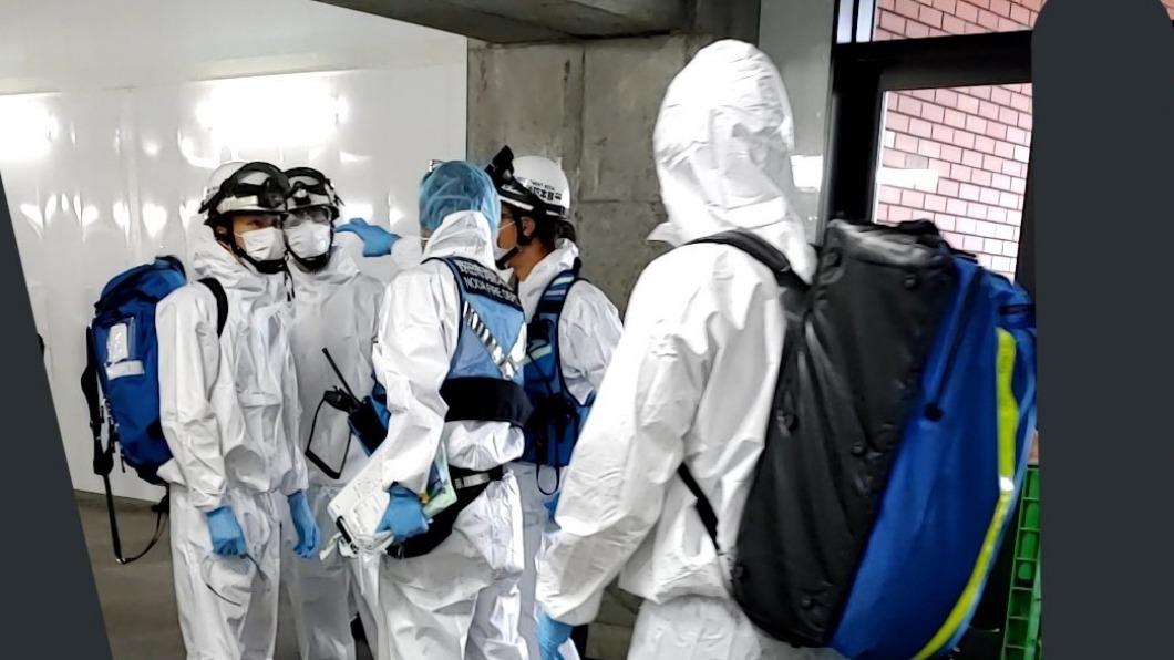 日電車遭潑「透明臭味液體」 2女高中生送醫、1人腹痛