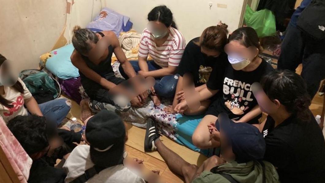 警方循線查獲另外15名失聯移工。（圖／移民署新竹專勤隊提供）