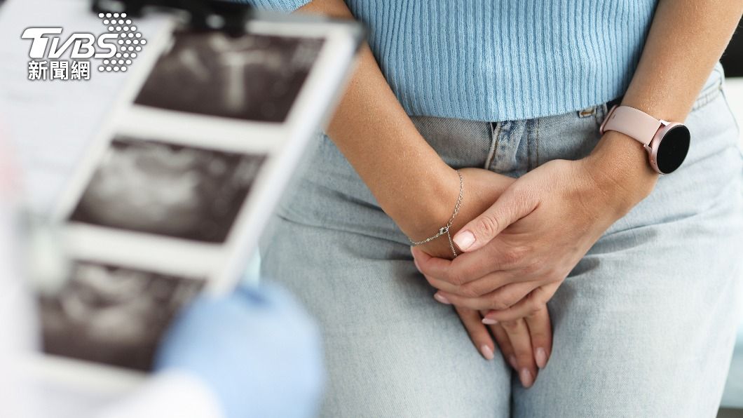 一般健康女性約在51歲開始更年期。（示意圖，非當事人／shutterstock達志影像）