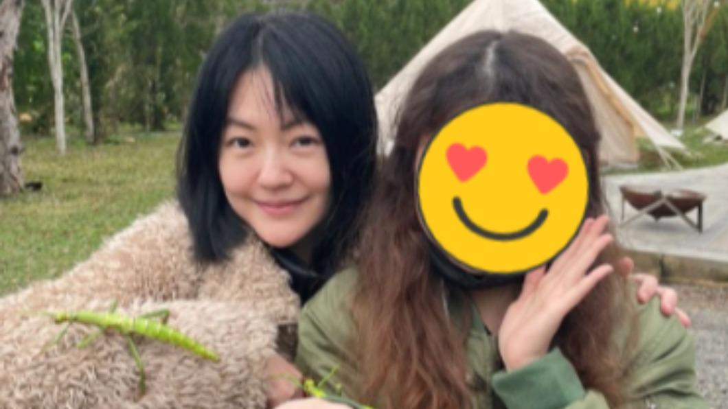 小S的狗毛外套又出現了。(圖/女人我最大 提供)