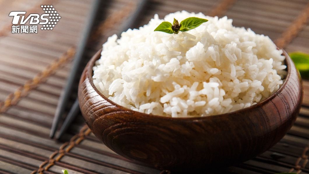 該名軍官解釋當時為何同時取白飯、麵包的原因。(示意圖/shutterstock達志影像)