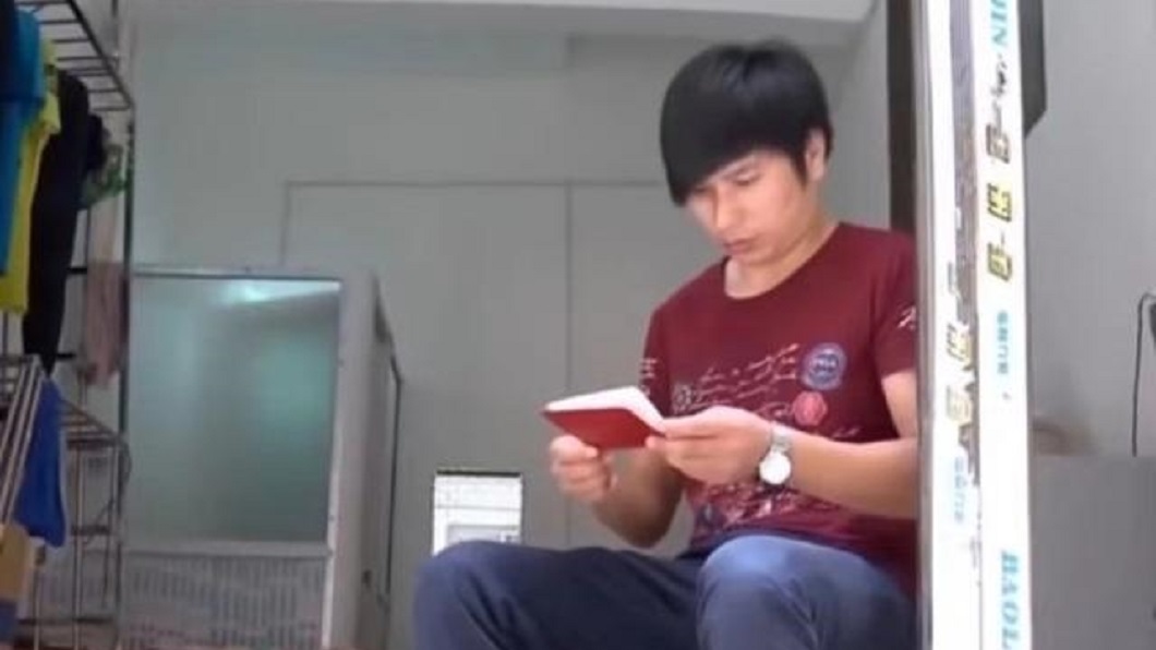 人夫發現2個孩子都非他親生十分傻眼。(圖/翻攝自網易新聞)