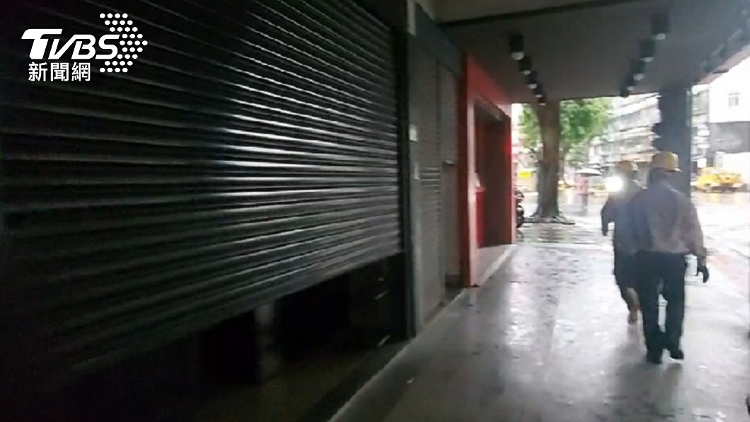 台電獲報後緊急派員到現場搶修。(圖/TVBS)