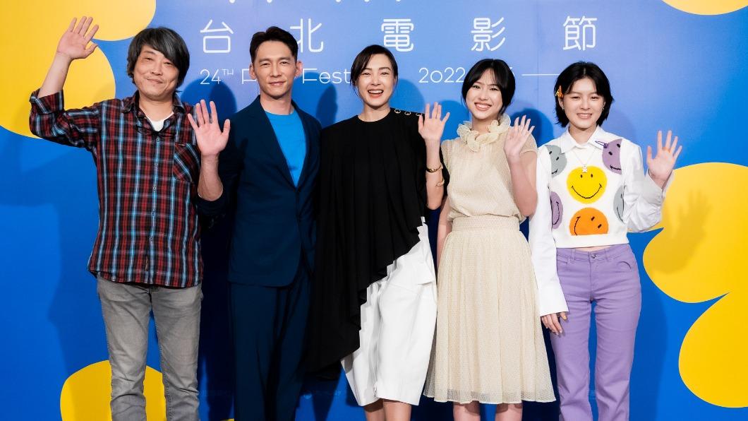 左起導演賴國安、演員温昇豪、曾珮瑜、程希緹、宸頤，出席台北電影節《夢遊樂園》世界首映。（圖／台北電影節提供）