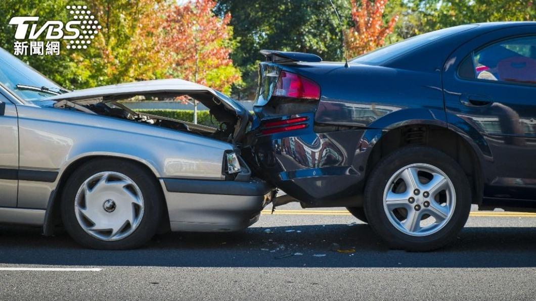 新北電動車轉彎撞聯結車亡!交通局嘆「沒做1事」 籲駕駛勿搶快