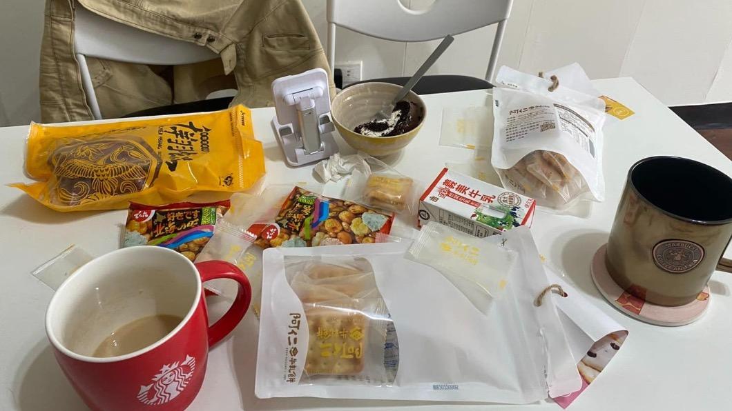 女友超狂曬衣照曝!入住後蟑螂爆增 他震驚:會沖馬桶嗎