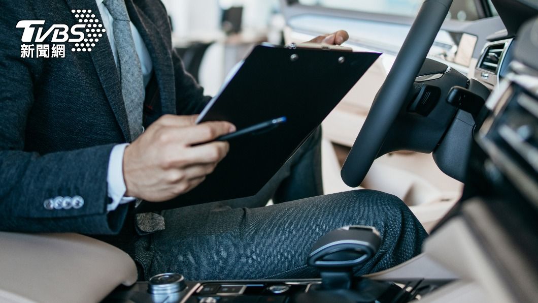 要在經銷商買到新車,有幾個選項可以向業務詢問。(示意圖/shutterstock達志影像)