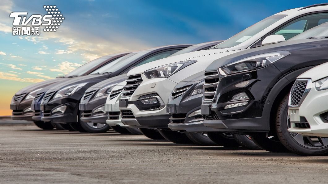 消費者或許會將目光轉向二手車商或外匯車商。(示意圖/shutterstock達志影像)
