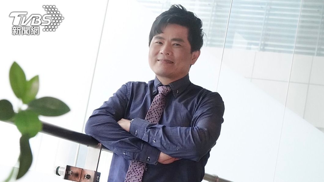 斜槓之王是他!律師跨界音樂圈奪金曲歌王 最新近況曝光
