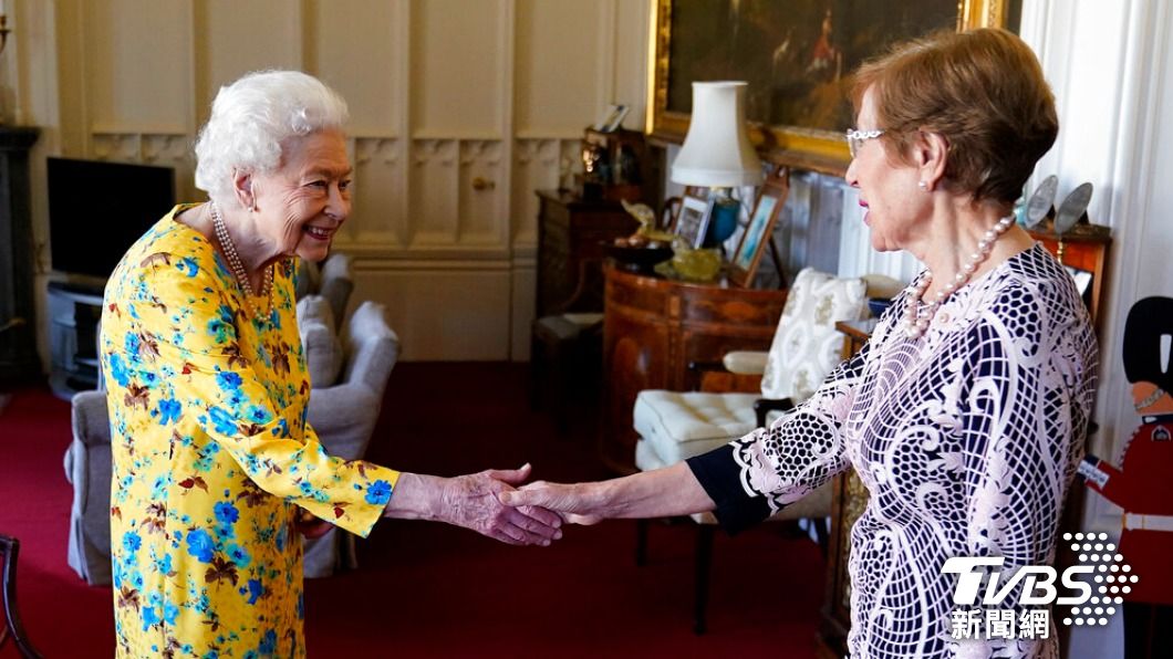 英女王伊莉莎白二世以更短及更俐落的髮型示人。（圖／達志影像美聯社）